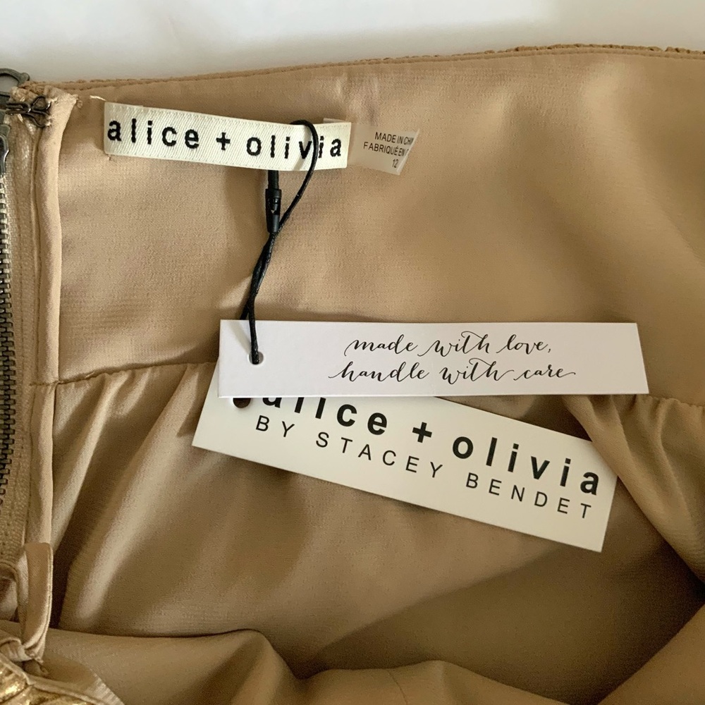 Alice + Olivia Tresa Pleated Gold Maxi Dress Size 12 New with Tags - Picture 7 of 10